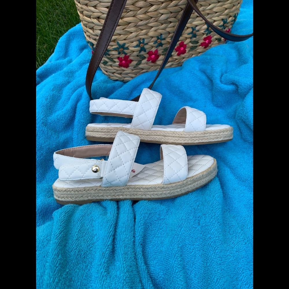 BCBG quilted summer sandals NWT in bag.